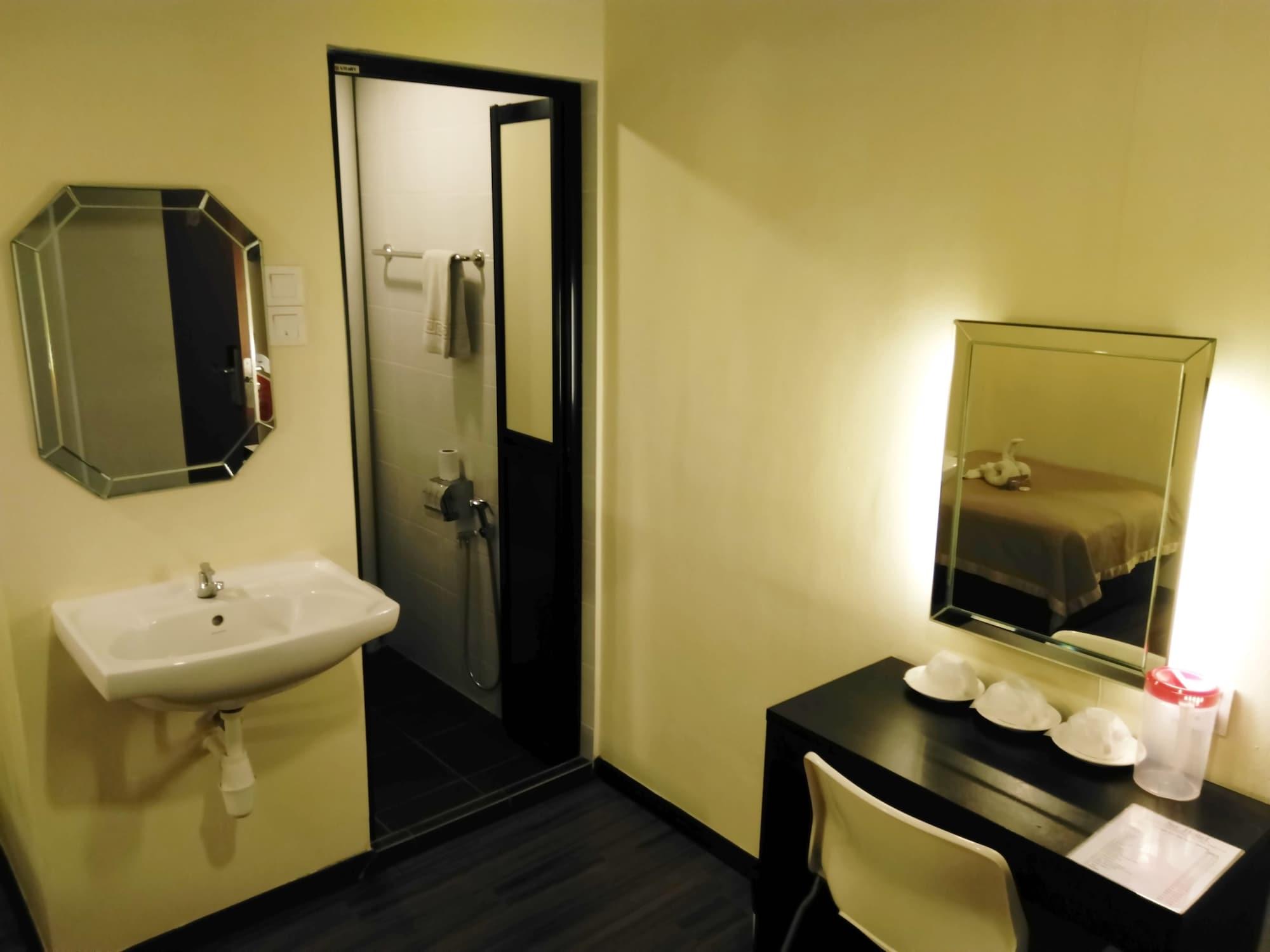 So Hotel George Town Exterior photo